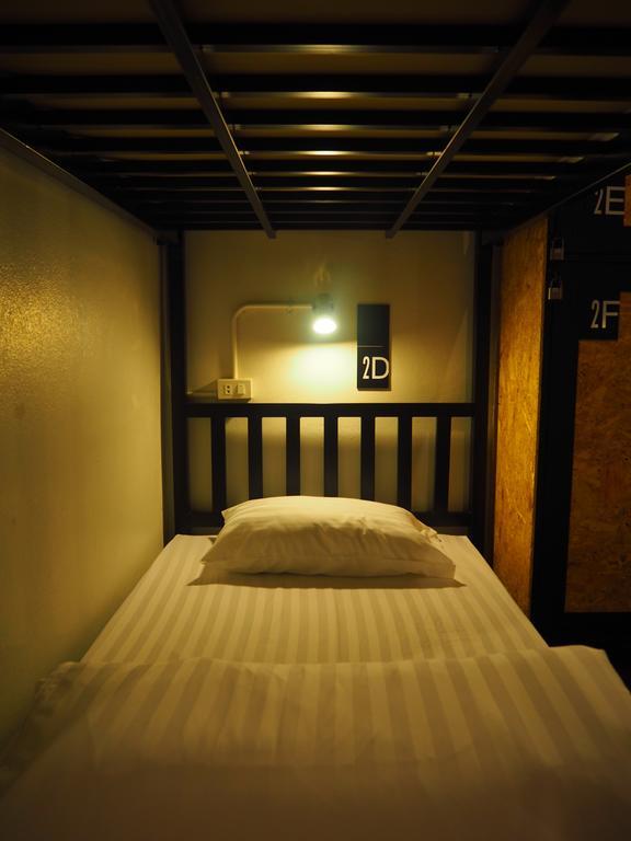 Eden Walking Street Hostel Chiang Mai Oda fotoğraf