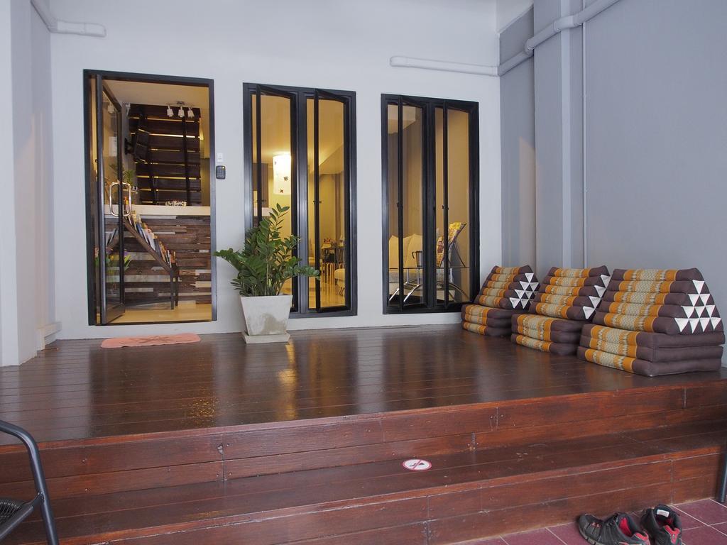Eden Walking Street Hostel Chiang Mai Dış mekan fotoğraf