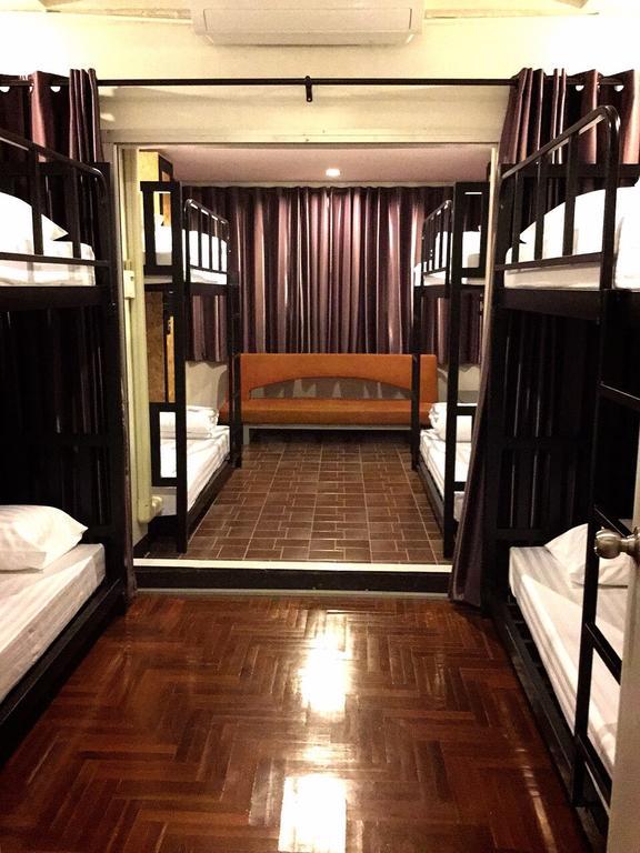 Eden Walking Street Hostel Chiang Mai Oda fotoğraf