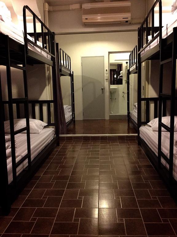 Eden Walking Street Hostel Chiang Mai Oda fotoğraf