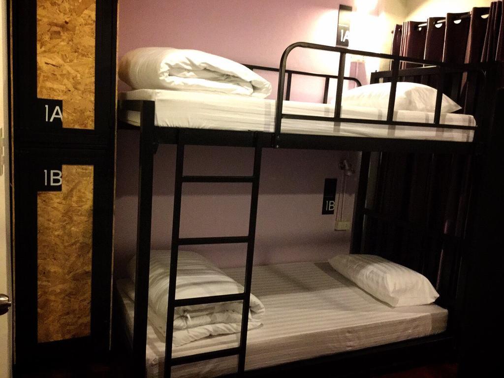 Eden Walking Street Hostel Chiang Mai Oda fotoğraf
