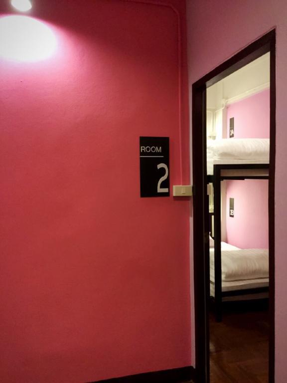Eden Walking Street Hostel Chiang Mai Oda fotoğraf