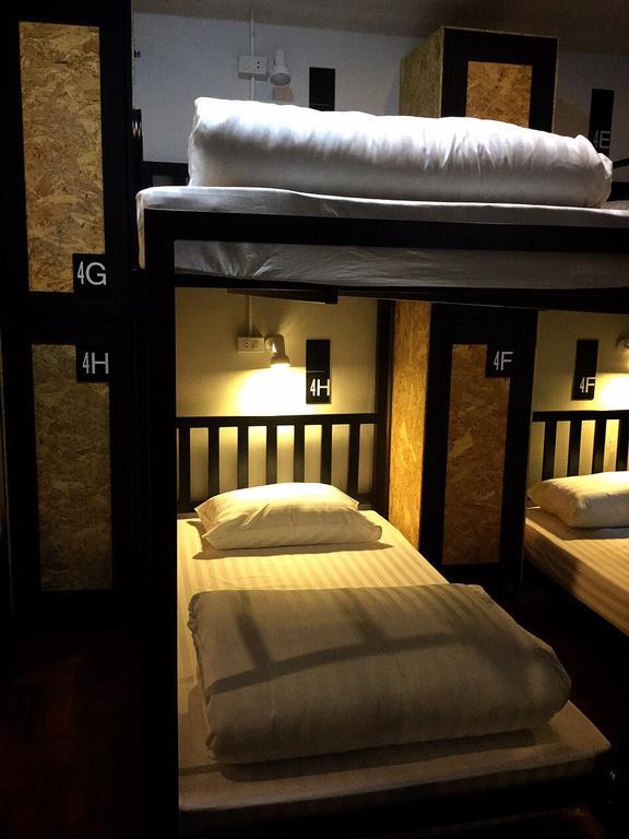 Eden Walking Street Hostel Chiang Mai Oda fotoğraf