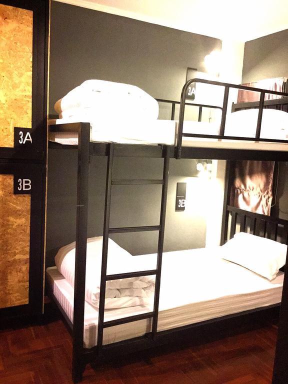 Eden Walking Street Hostel Chiang Mai Oda fotoğraf