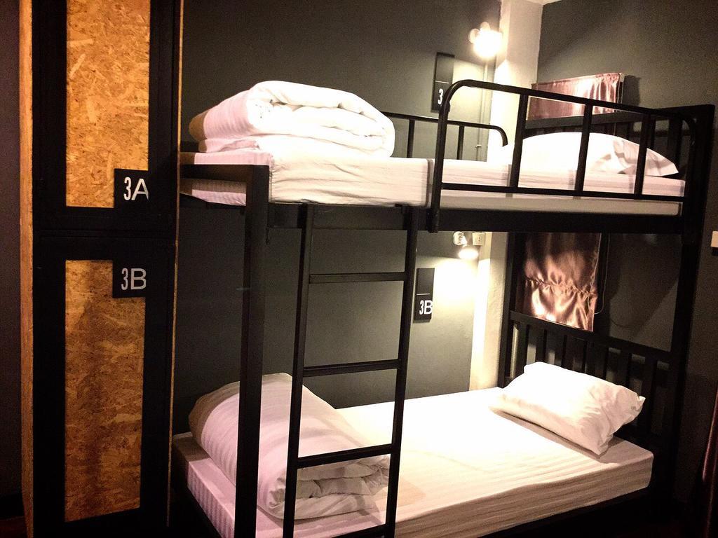 Eden Walking Street Hostel Chiang Mai Oda fotoğraf