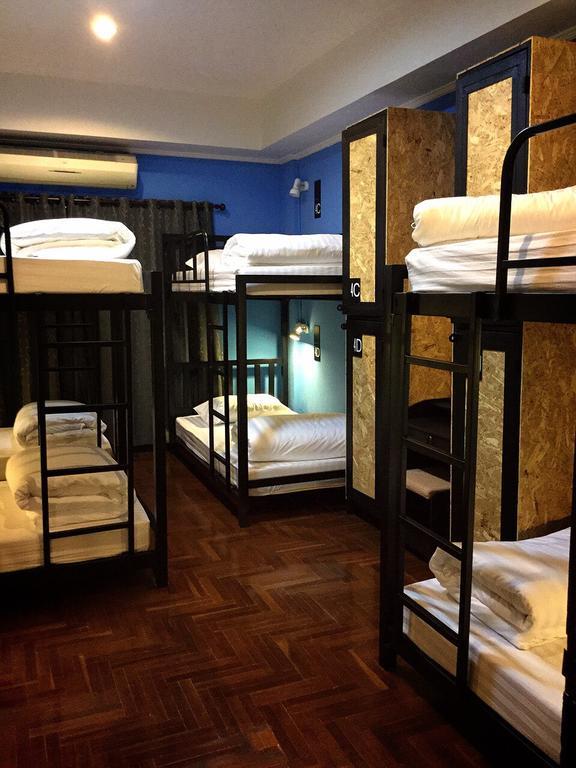 Eden Walking Street Hostel Chiang Mai Oda fotoğraf