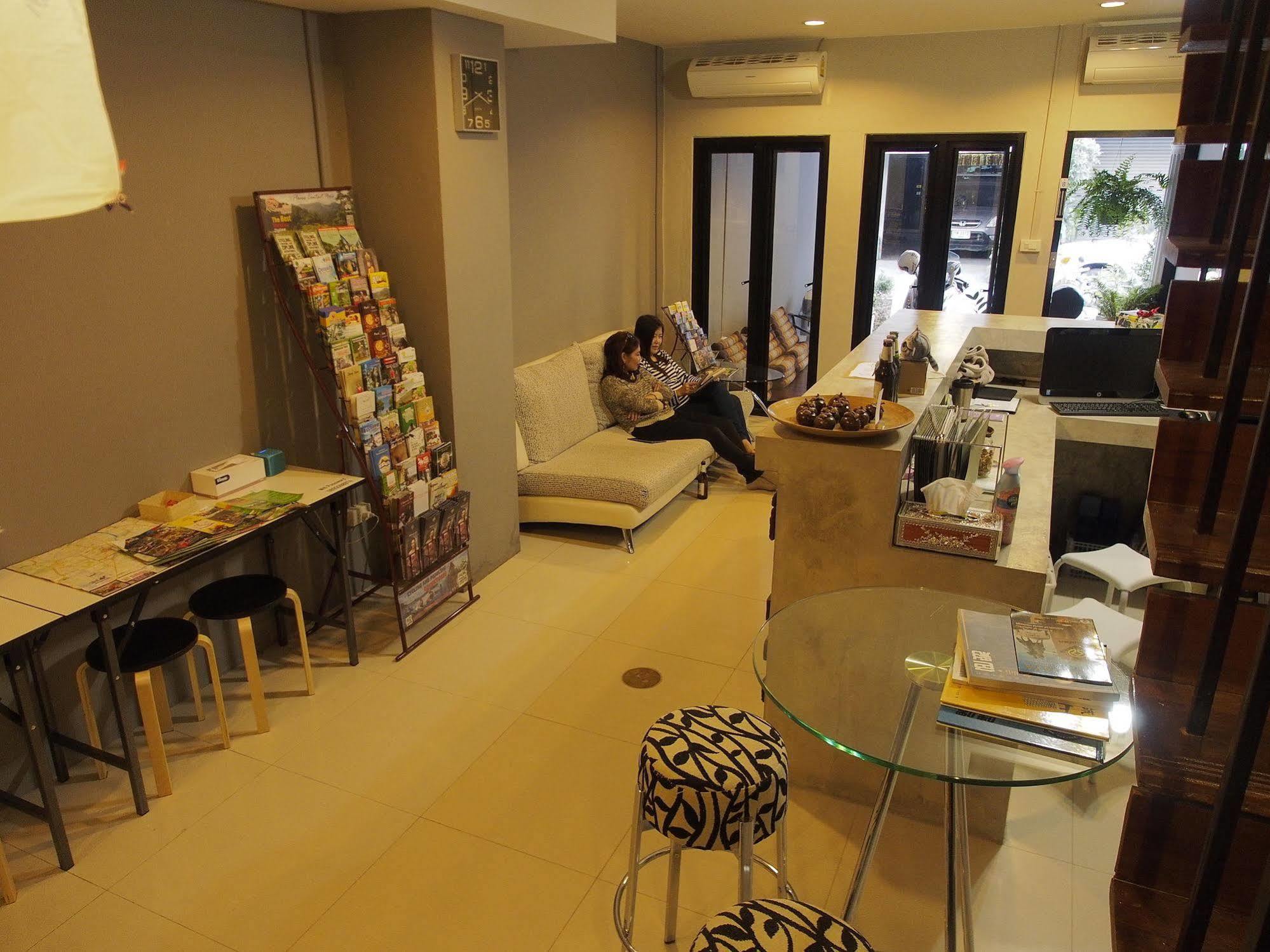 Eden Walking Street Hostel Chiang Mai Dış mekan fotoğraf