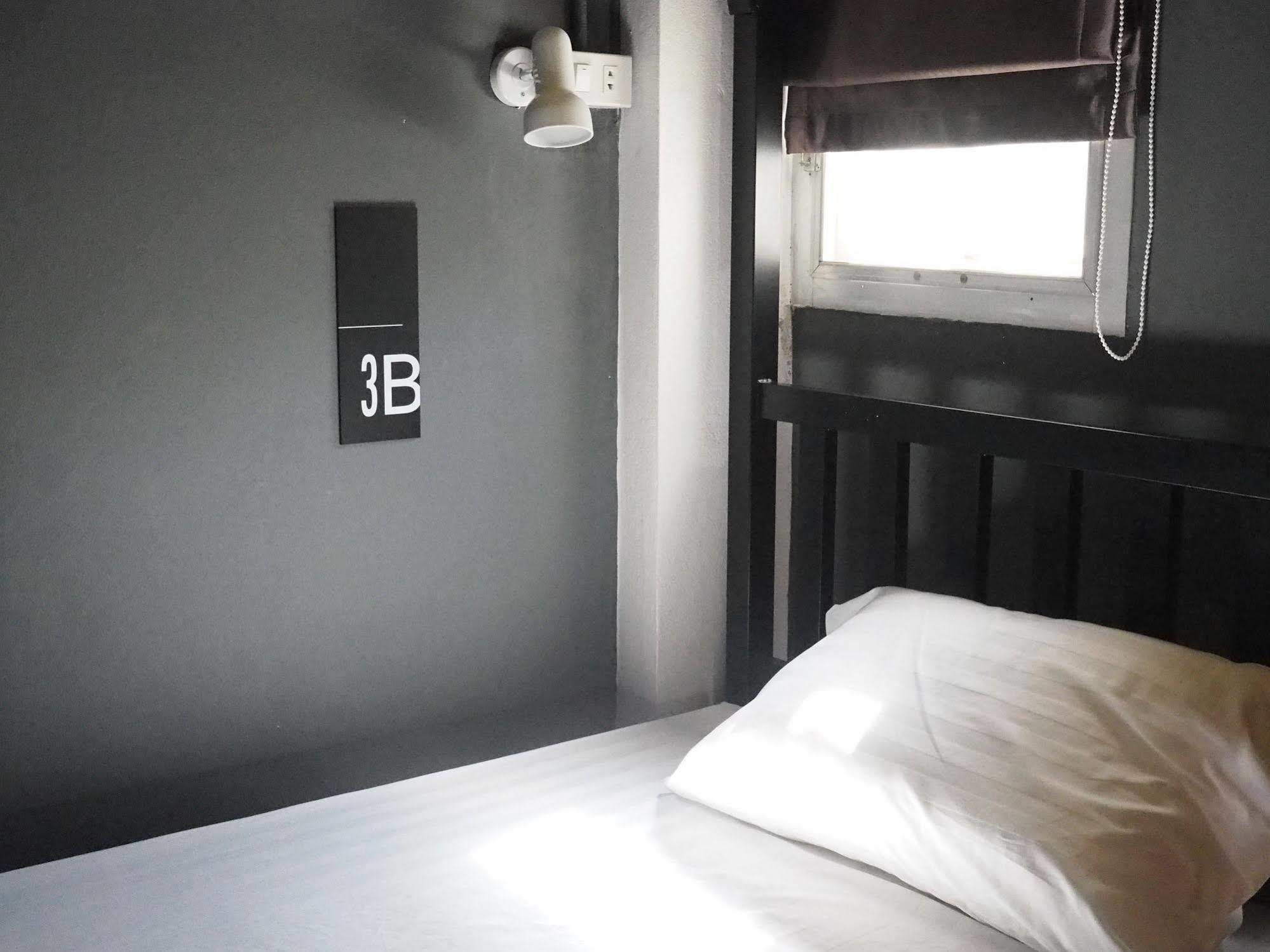 Eden Walking Street Hostel Chiang Mai Dış mekan fotoğraf