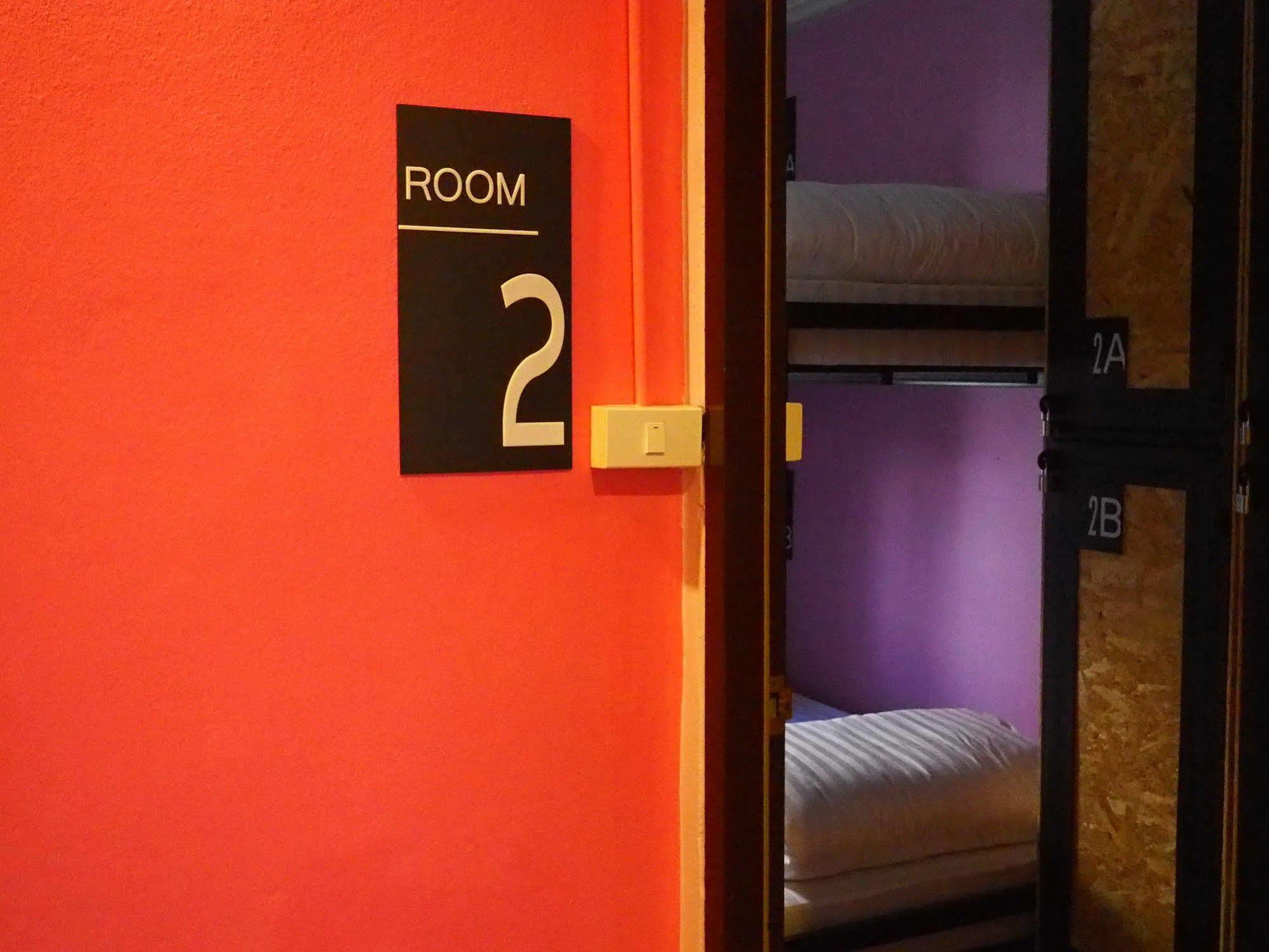 Eden Walking Street Hostel Chiang Mai Dış mekan fotoğraf