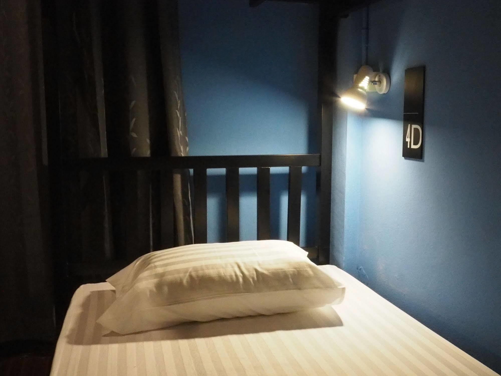 Eden Walking Street Hostel Chiang Mai Dış mekan fotoğraf