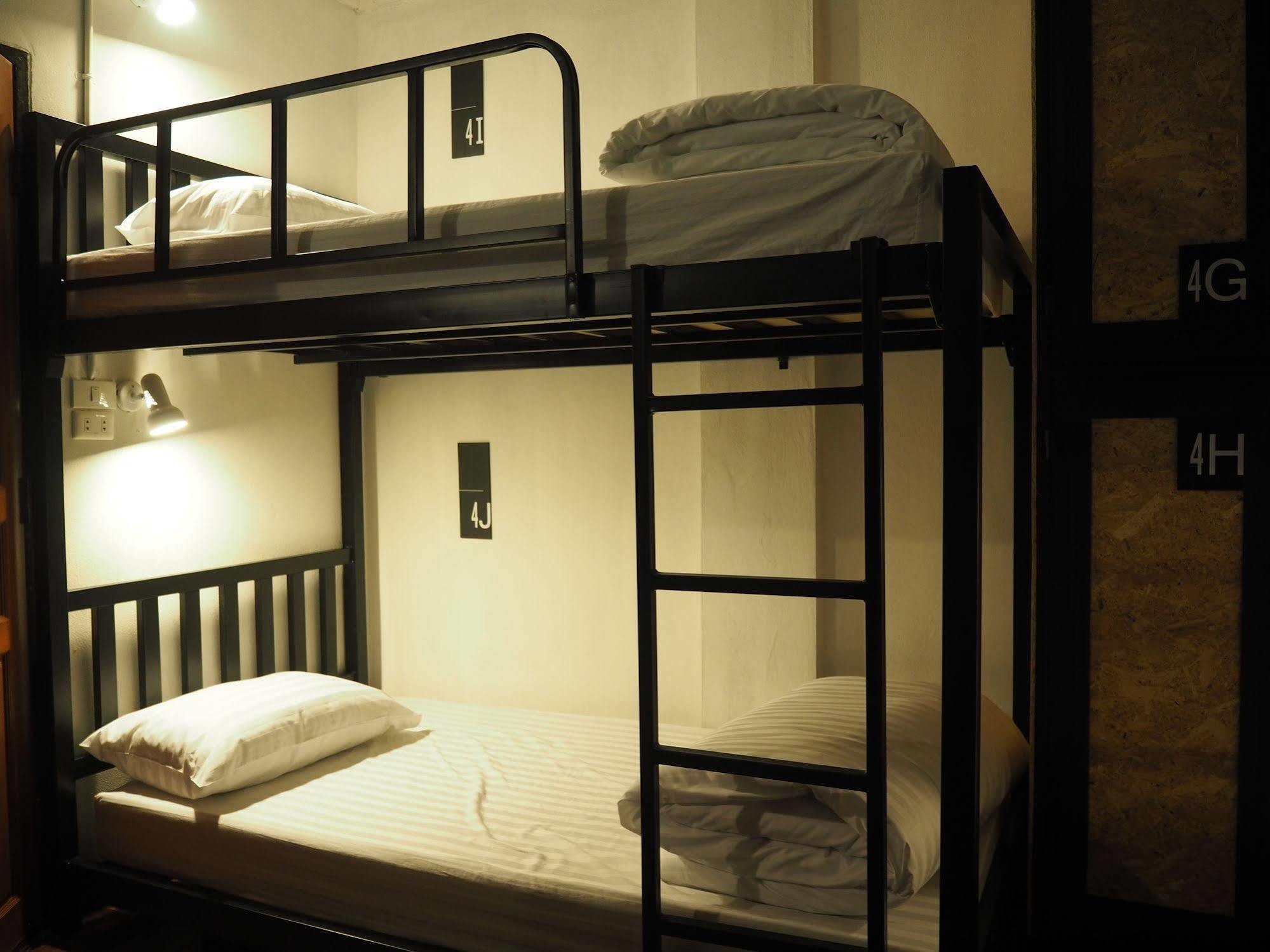 Eden Walking Street Hostel Chiang Mai Dış mekan fotoğraf