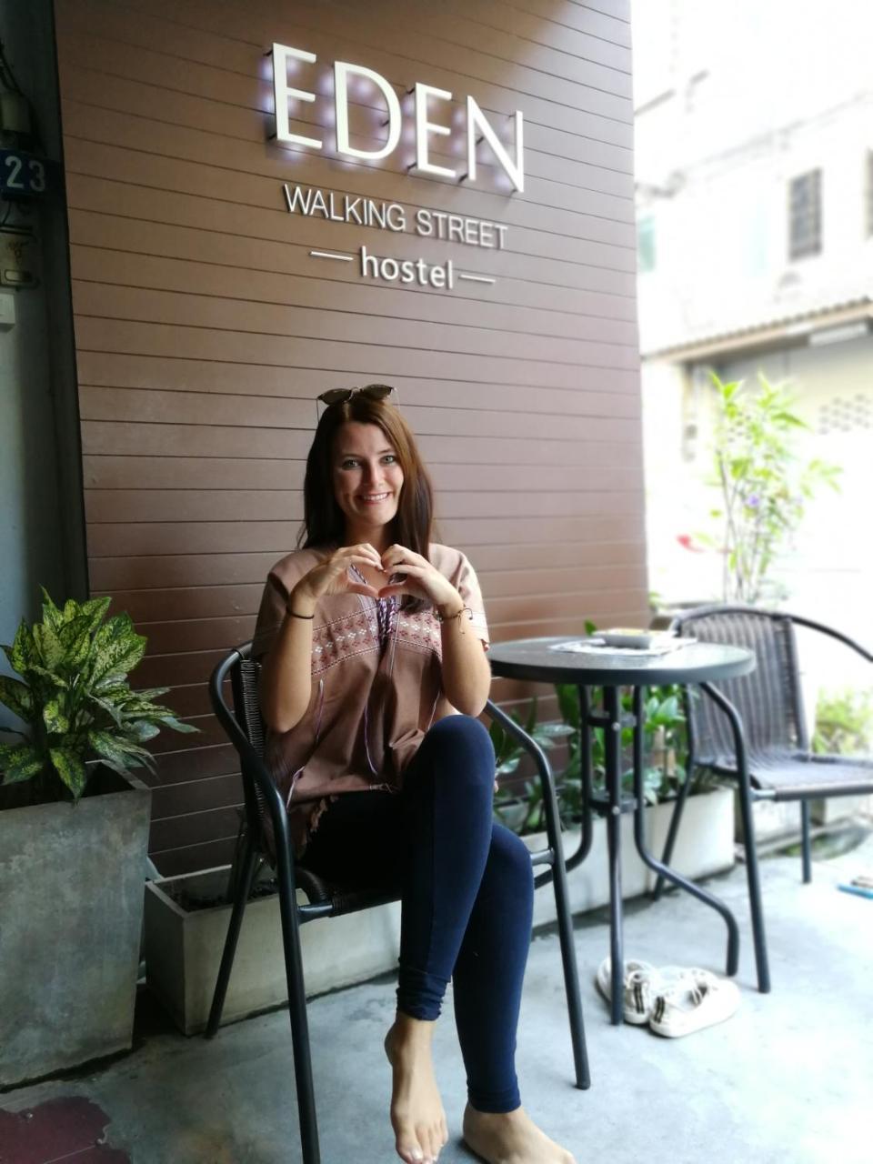 Eden Walking Street Hostel Chiang Mai Dış mekan fotoğraf