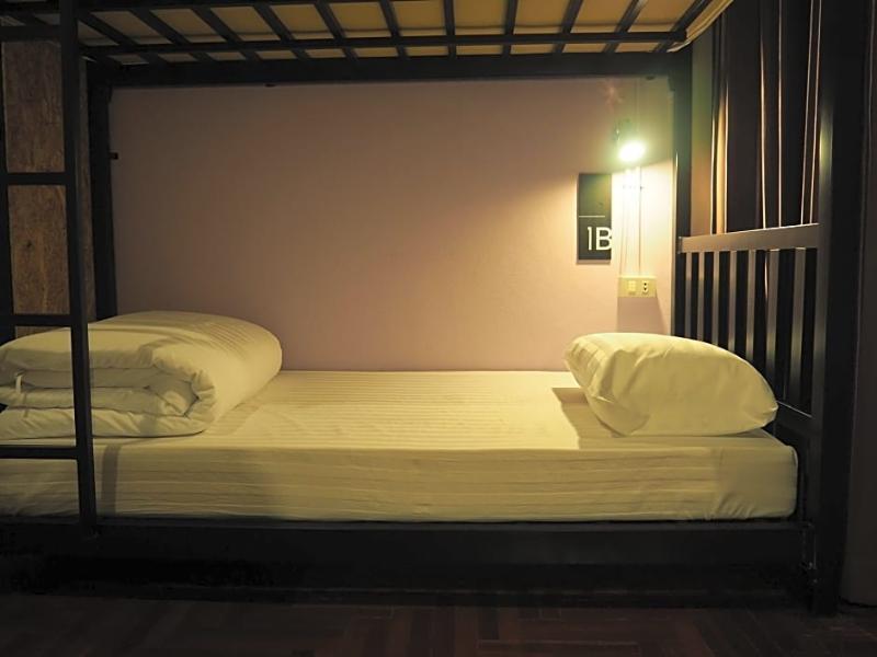 Eden Walking Street Hostel Chiang Mai Dış mekan fotoğraf